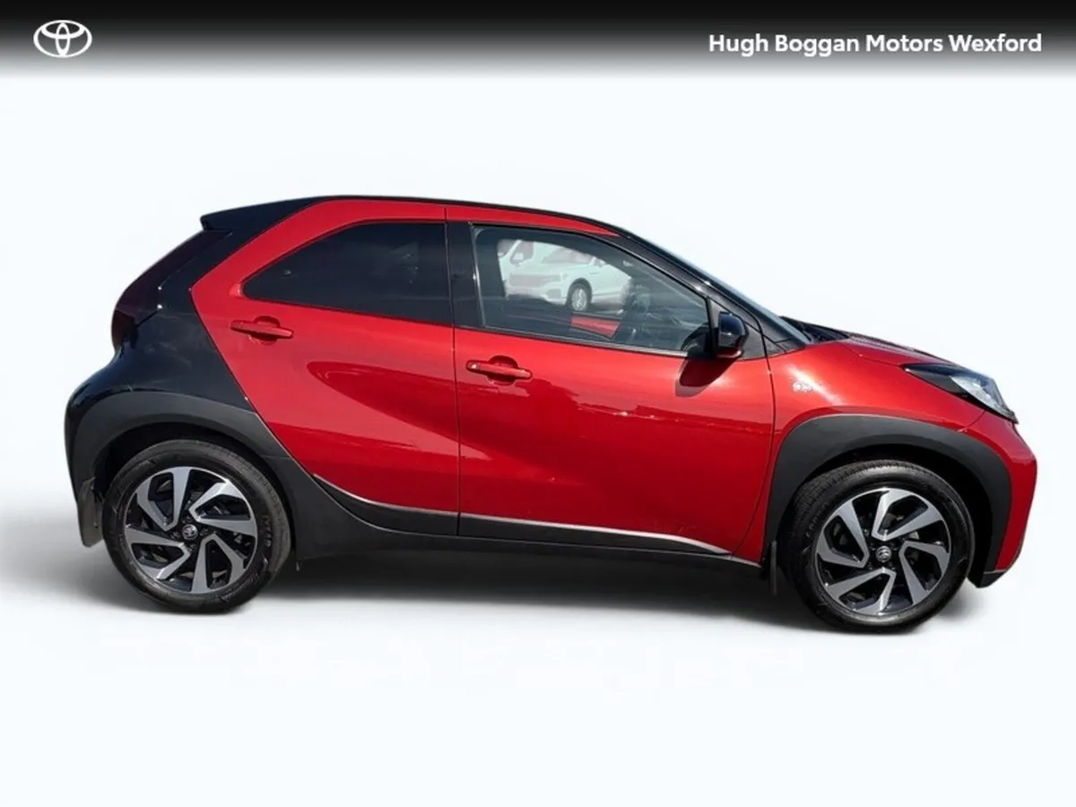 Toyota Aygo X DESIGN ONLY 10700 KMS!! - Image 3