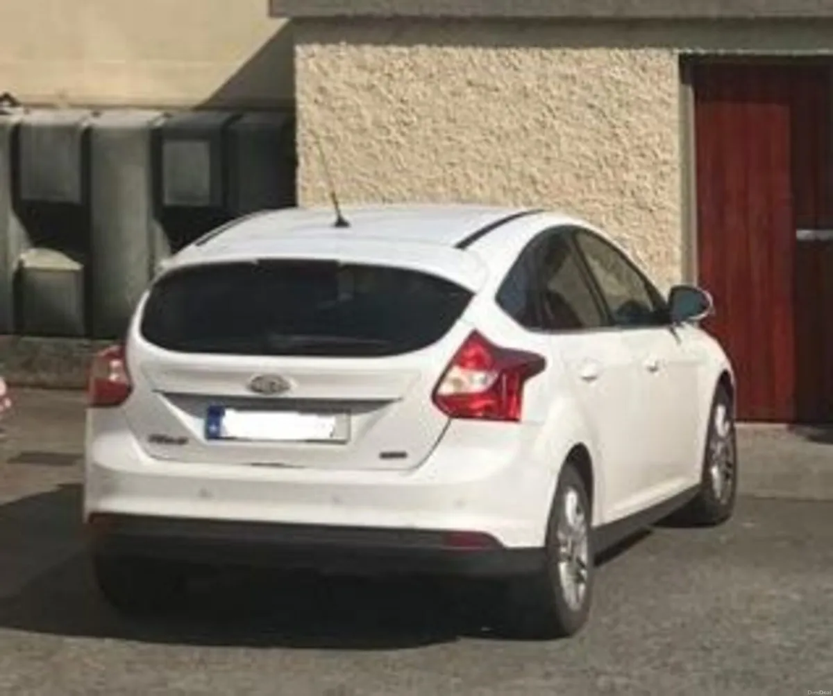 Ford Focus 2013 - Image 2