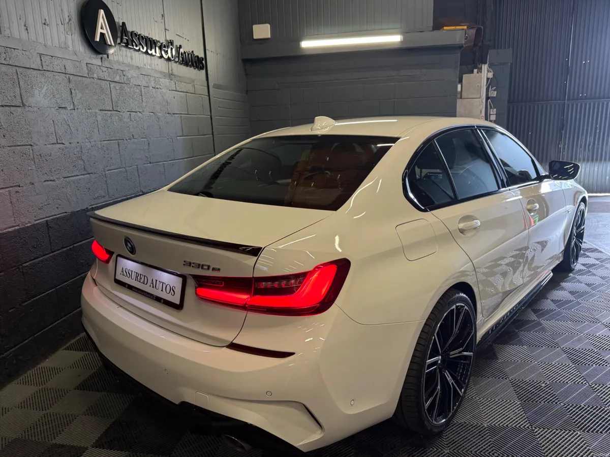 221 BMW 330E M-Sport / M Performance - Image 4