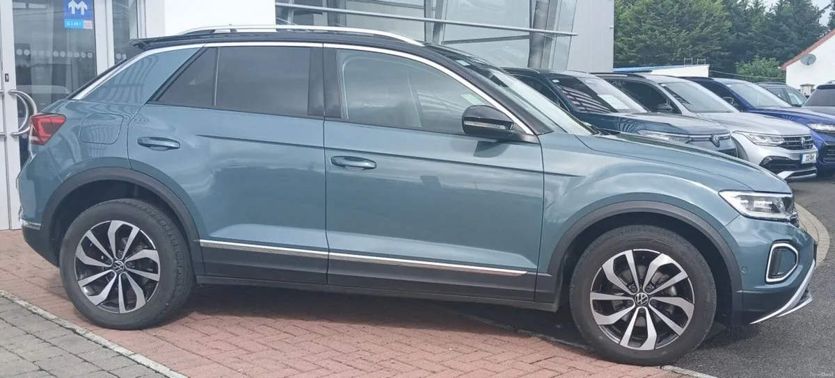 Volkswagen T-Roc STYLE 2.0 TDI 116HP **WINTER PACK - Image 2