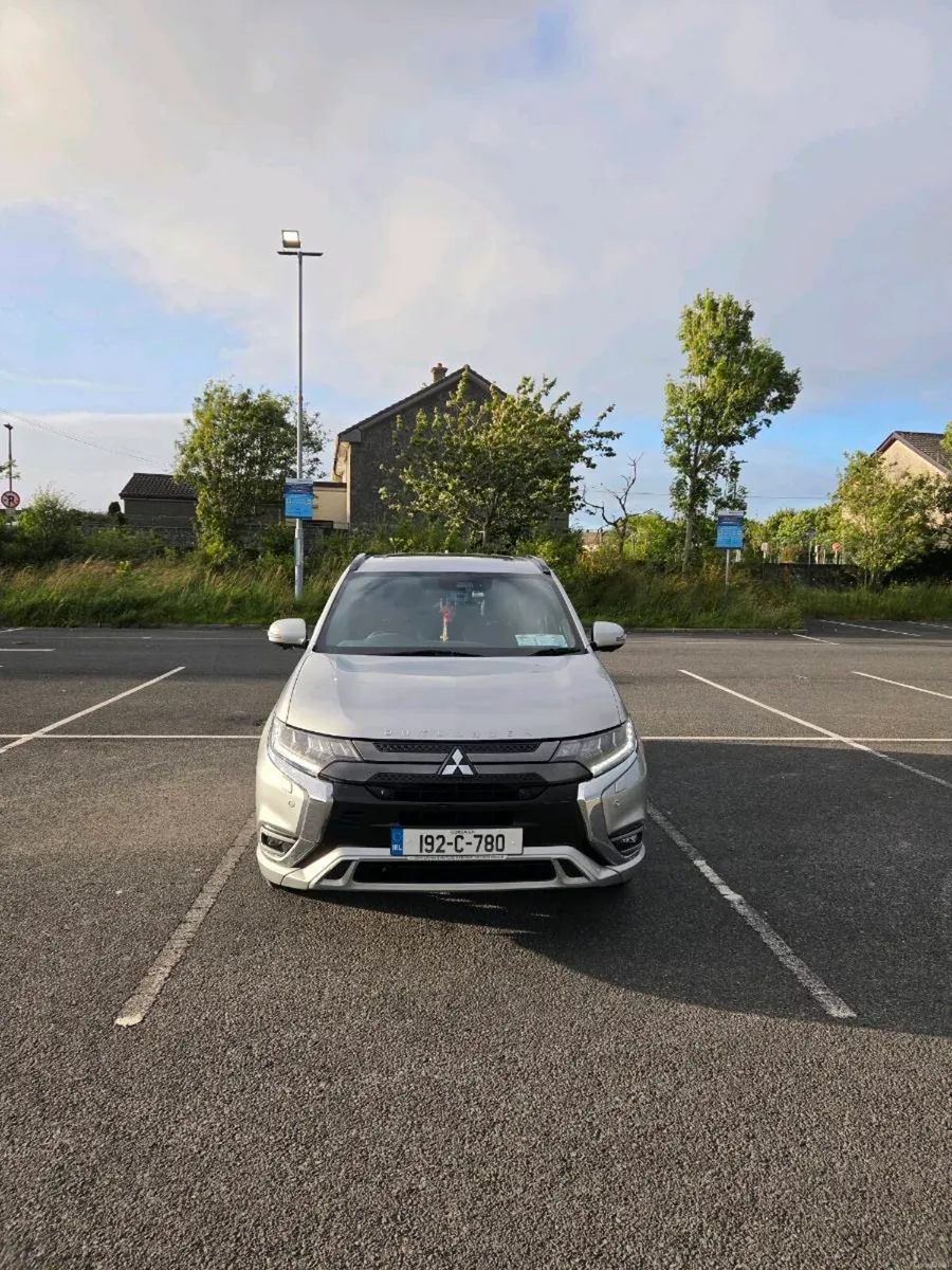 Mitsubishi Outlander 2.4L PHEV - Image 1