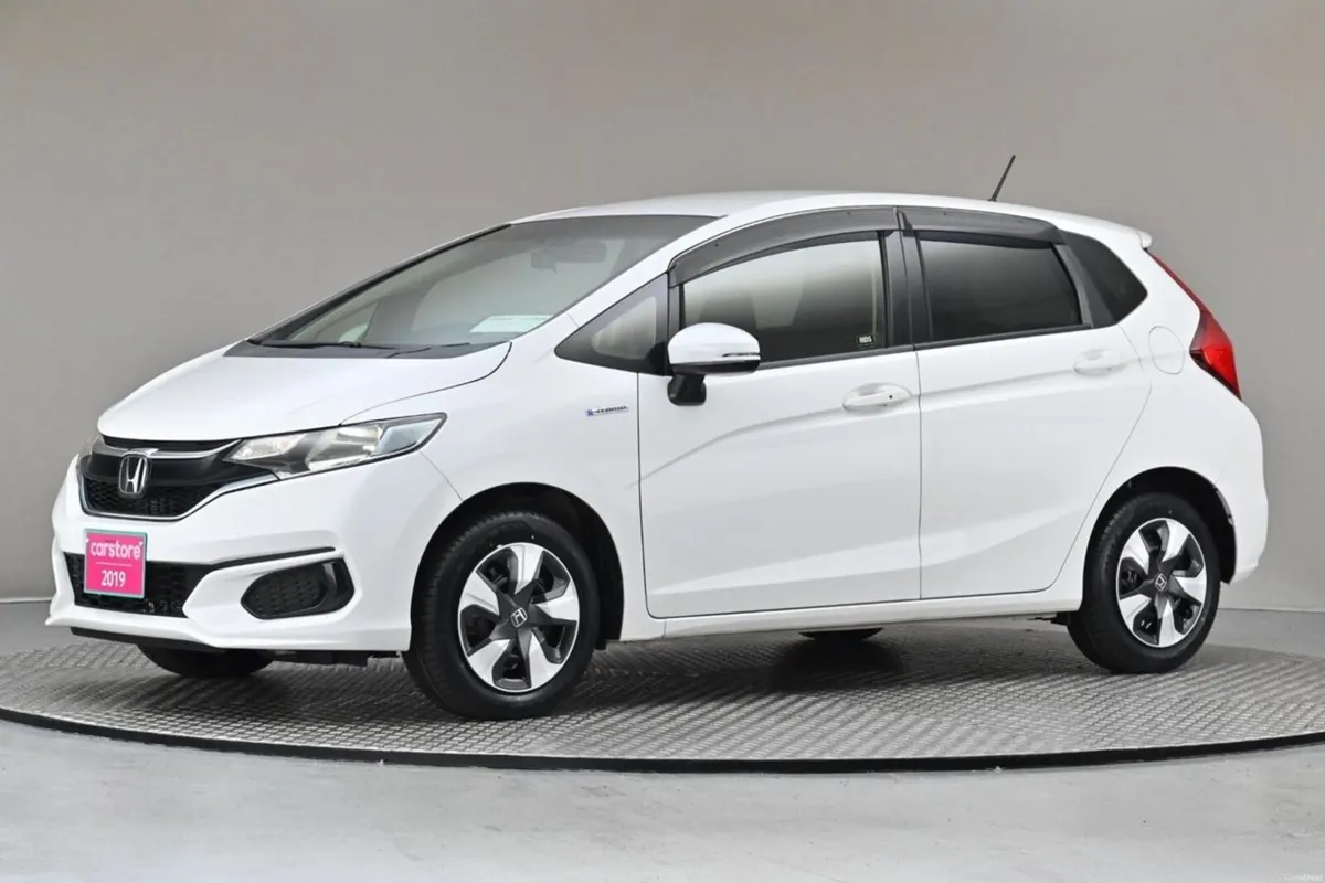 Honda Fit 1.5 HYBRID AUTO **9"ANDROID CAR PLAYER** - Image 4