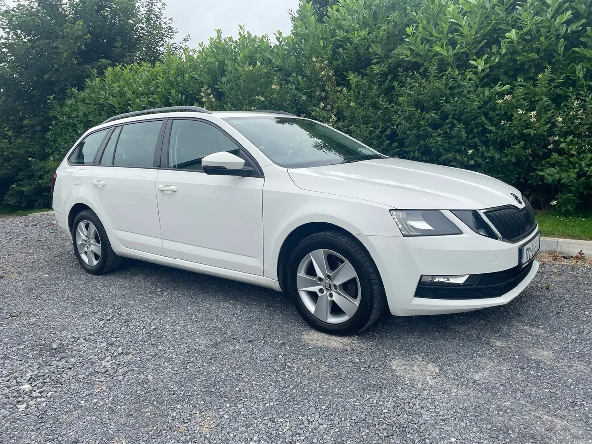Car - Image 2