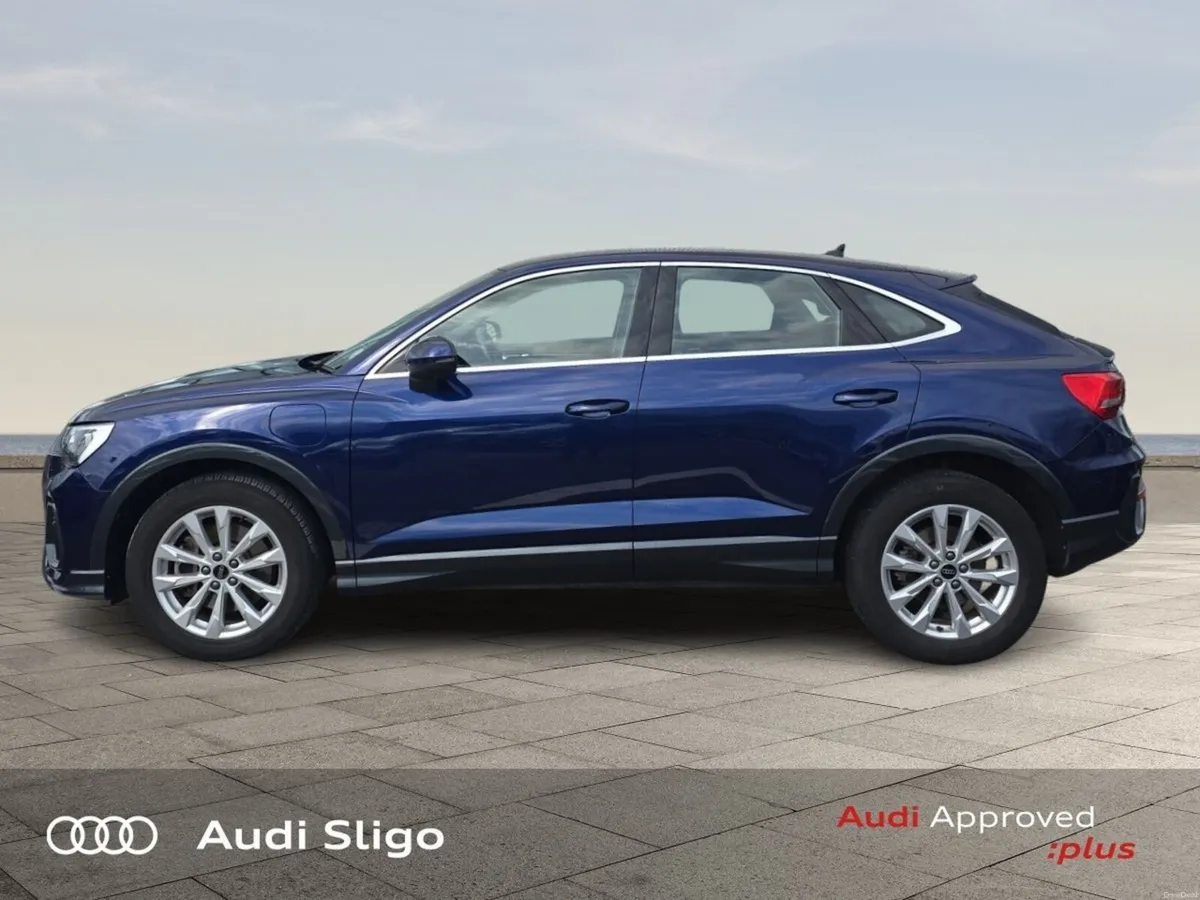 Audi Q3 SB 1.4TFSI e - Plug-in Hybrid - SE with Co - Image 4