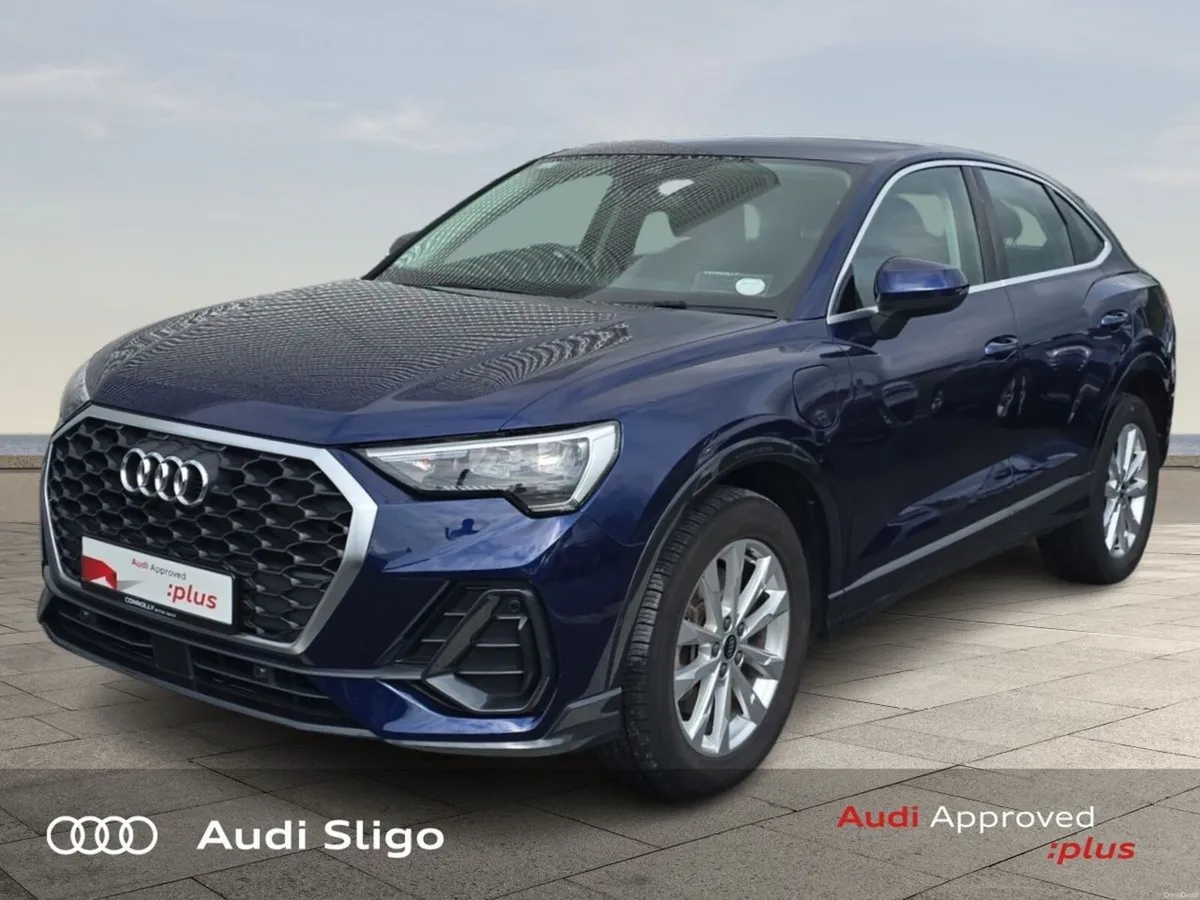 Audi Q3 SB 1.4TFSI e - Plug-in Hybrid - SE with Co - Image 3