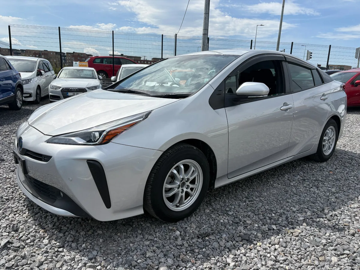 TOYOTA PRIUS 1.8 PETROL HYBRID AUTO - Image 3