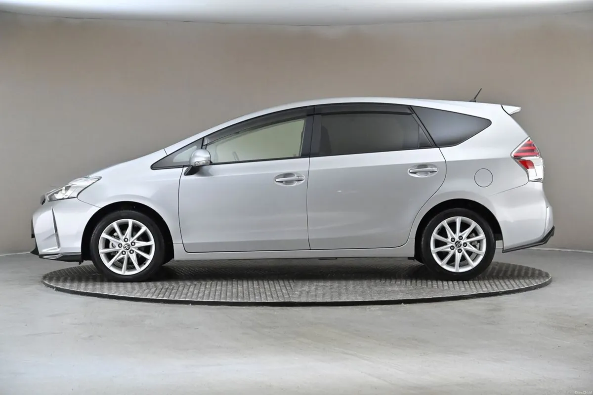 Toyota Prius ALPHA 1.8 HYBRID 5SEATS **ANDROID CAR - Image 5