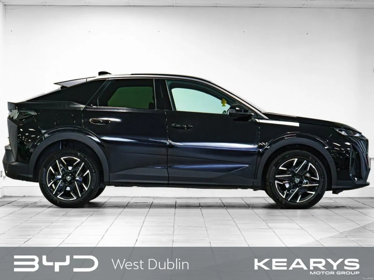 Peugeot 3008 1.2 MHEV PureTech 136bhp eDCS6 Allure - Image 3