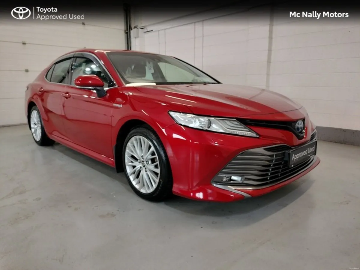 Toyota Camry HYBRID PLATINUM TOP SPEC - Image 1