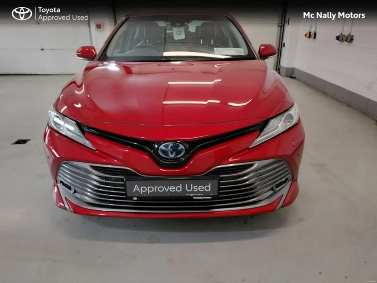 Toyota Camry HYBRID PLATINUM TOP SPEC - Image 5