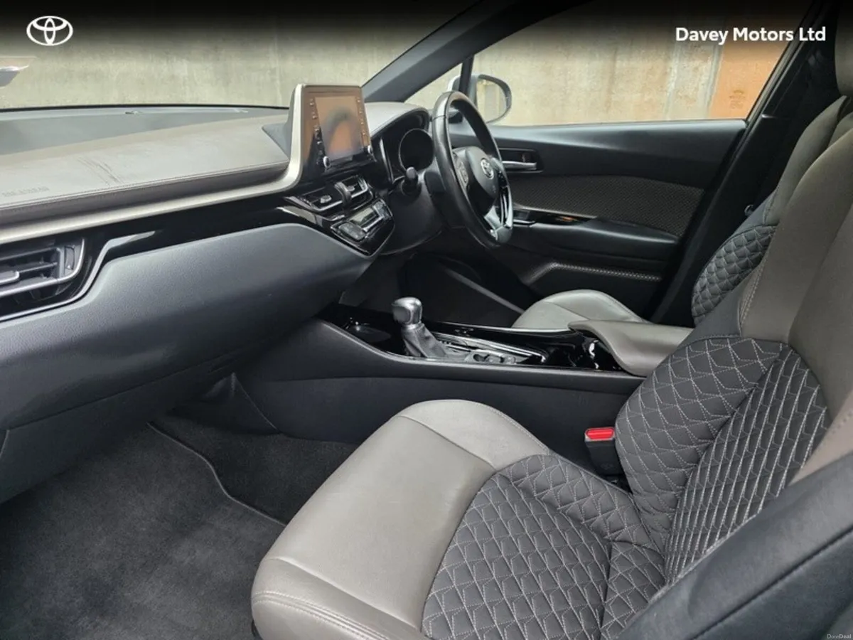 Toyota C-HR 1.8 HYBRID SOL 4DR AUTO - Image 6