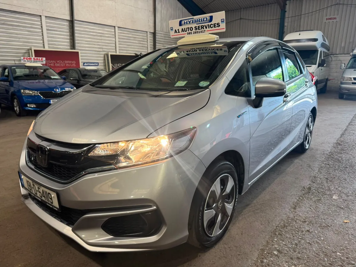 Honda Fit hybrid 2019 - Image 2