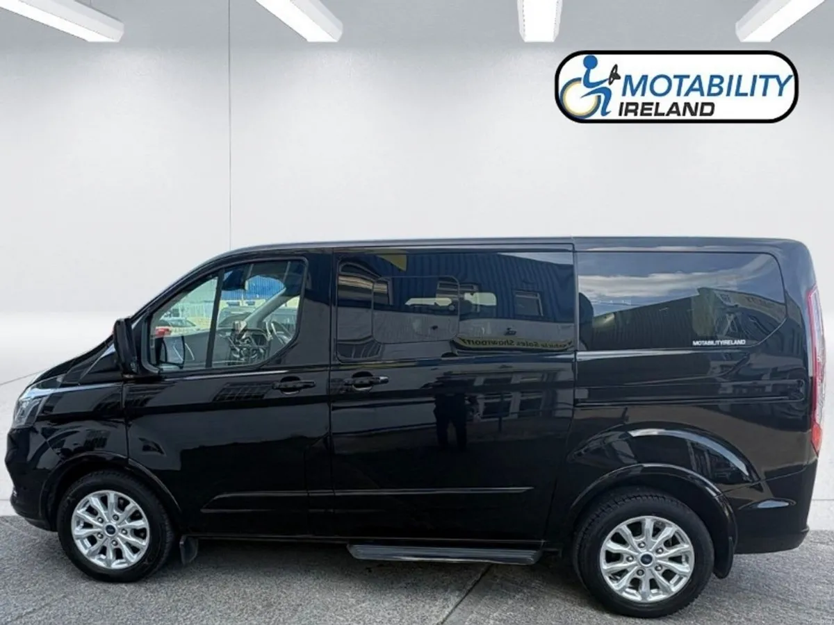 Ford Tourneo Custom Wheelchair Accessible - Image 3