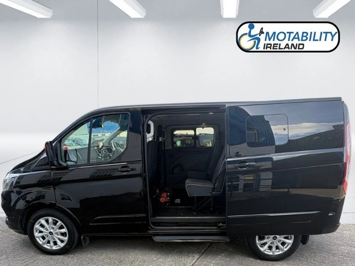 Ford Tourneo Custom Wheelchair Accessible - Image 4