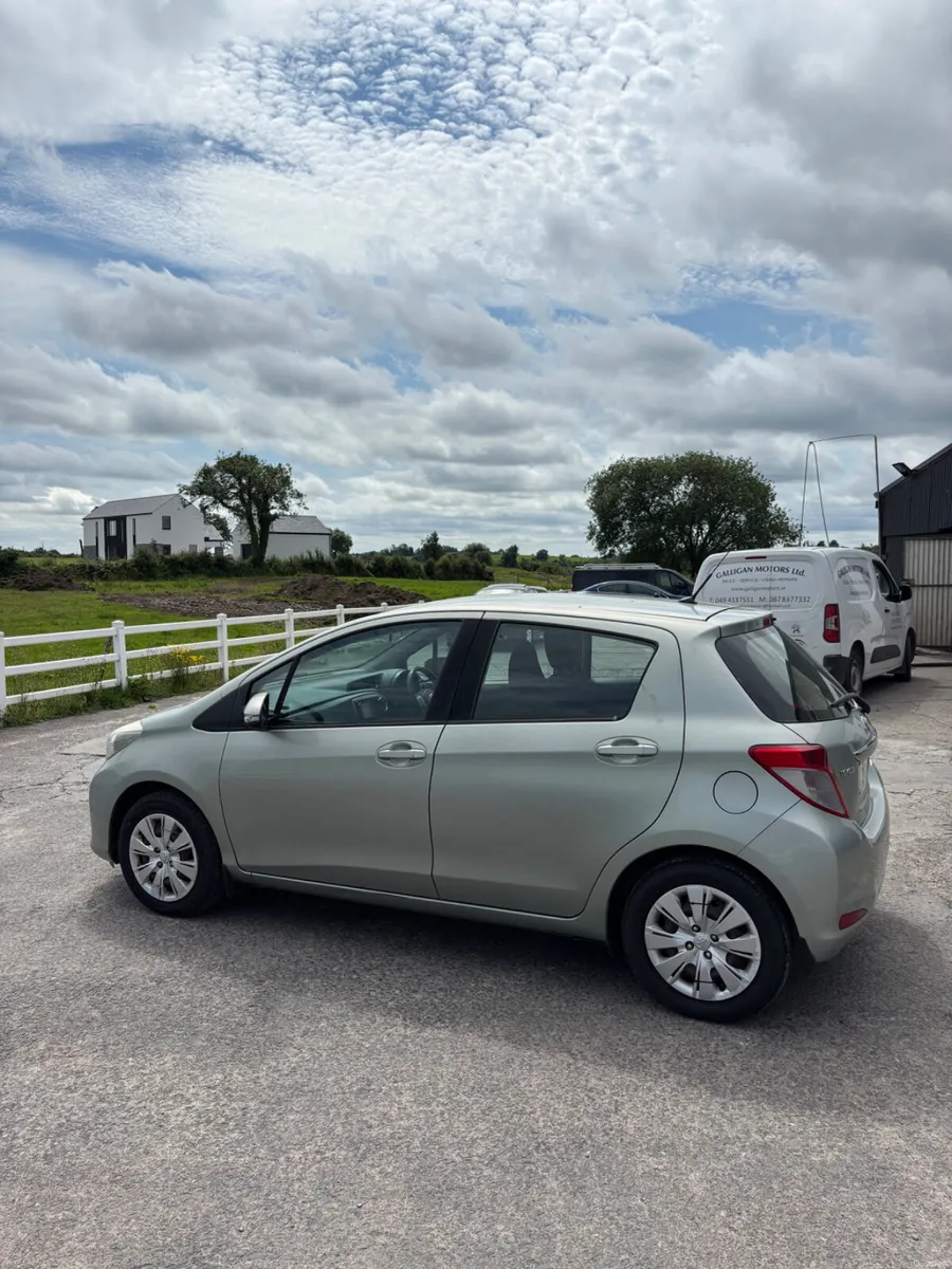 Toyota Yaris 2012 - Image 3