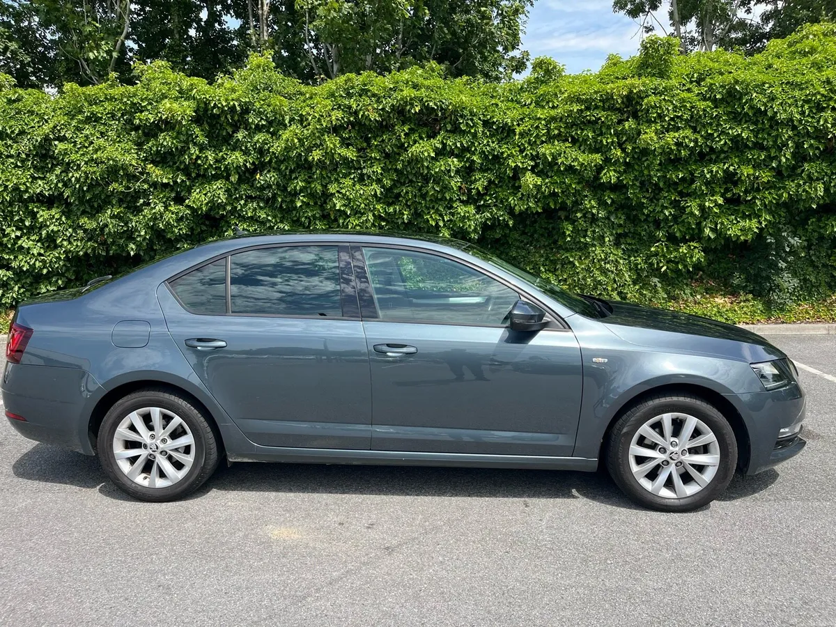 Skoda Octavia 1.6 TDI Automatic NCT 08/27 - Image 3