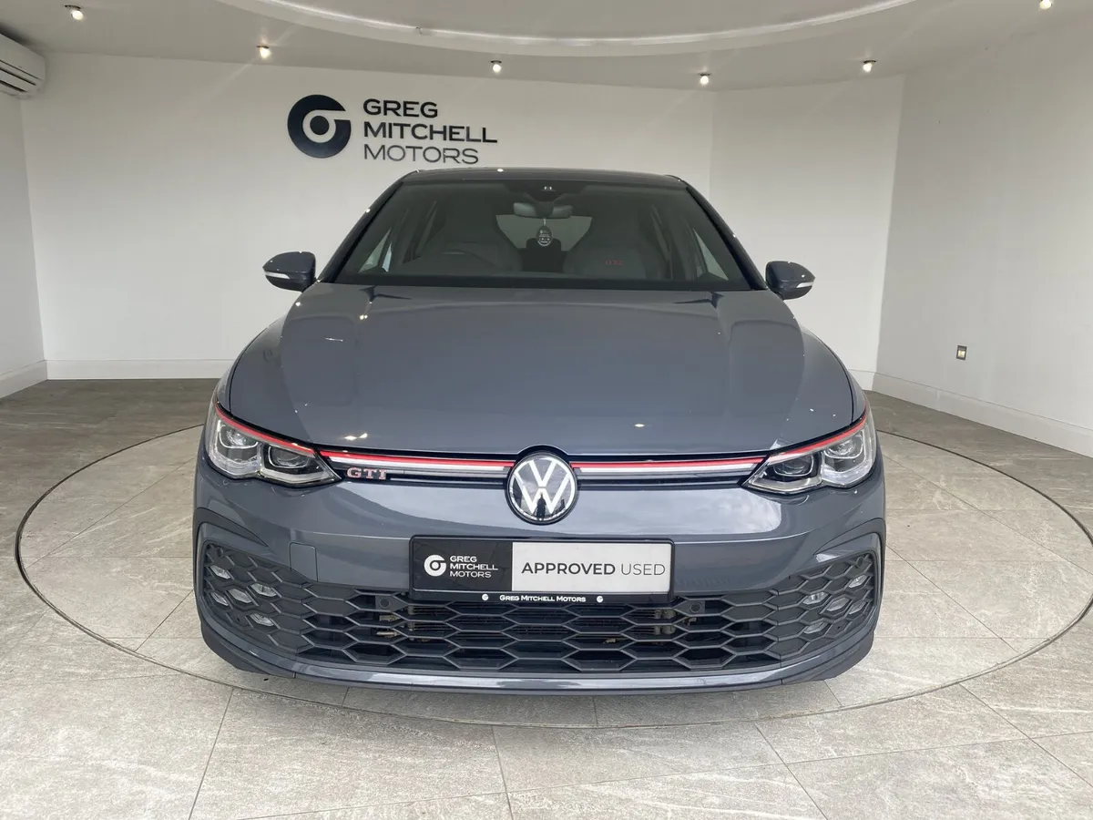 Volkswagen Golf 2024 - Image 2