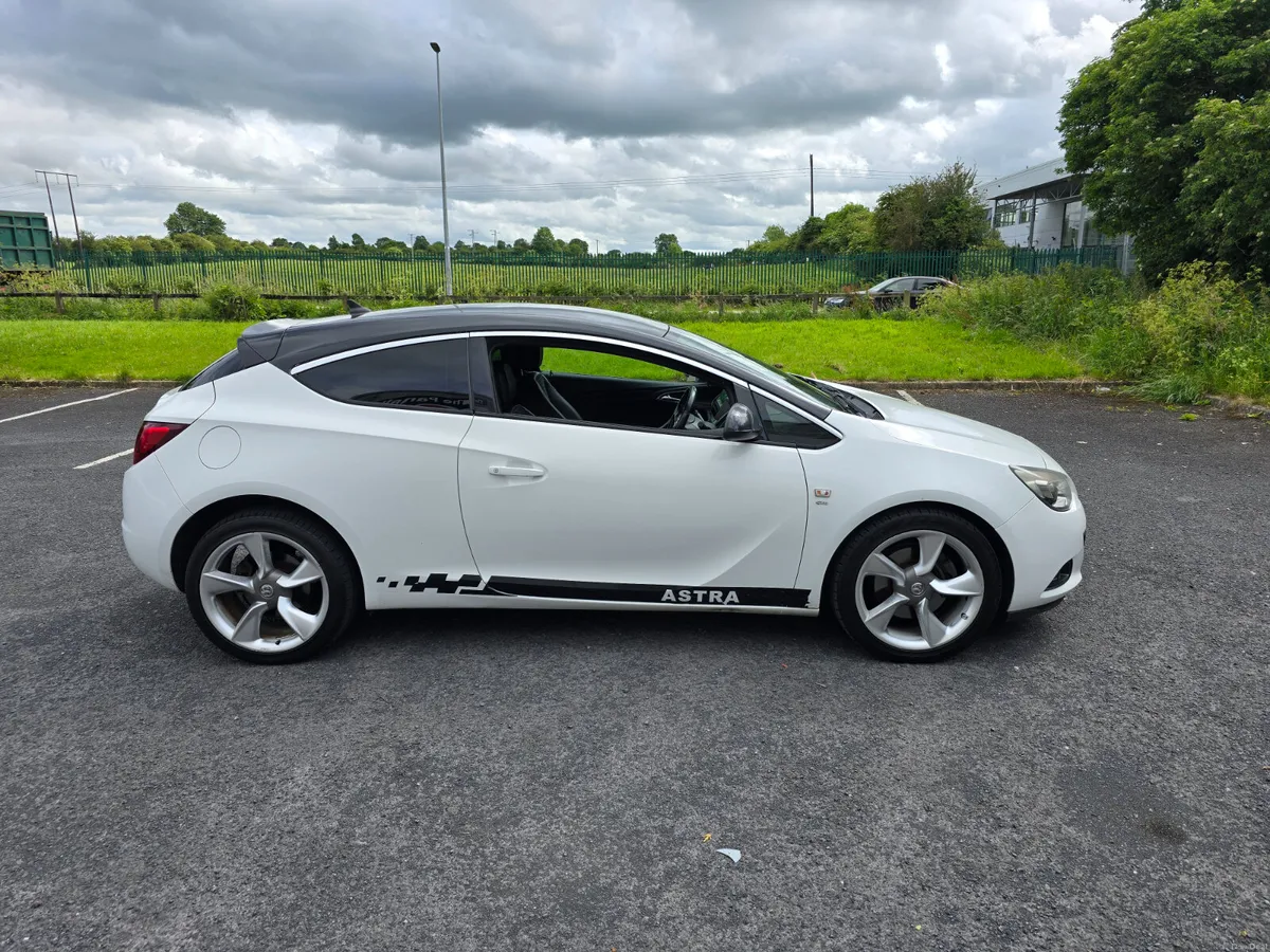 2012 Vauxhall Astra GTC SRI 2.0 CDTI 160hp - Image 2