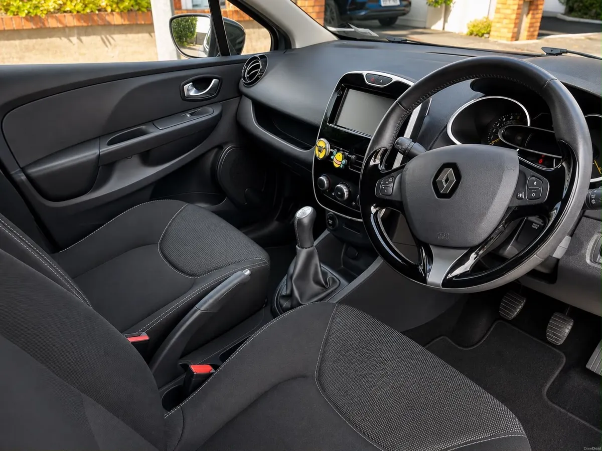 Renault Clio 2016 *low mileage* - Image 5