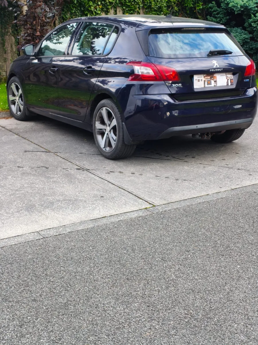 Car - Image 4