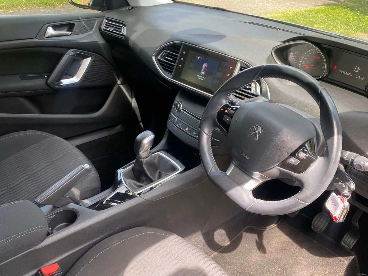 PEUGEOT 308 1.2 ACTIVE - Image 6