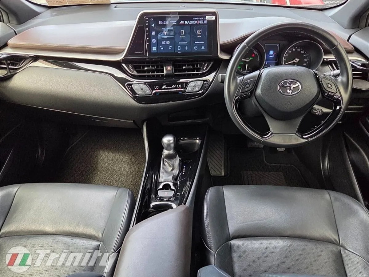 Toyota C-HR ** STUNNING SPEC ** HYBRID AUTO ** TRI - Image 2