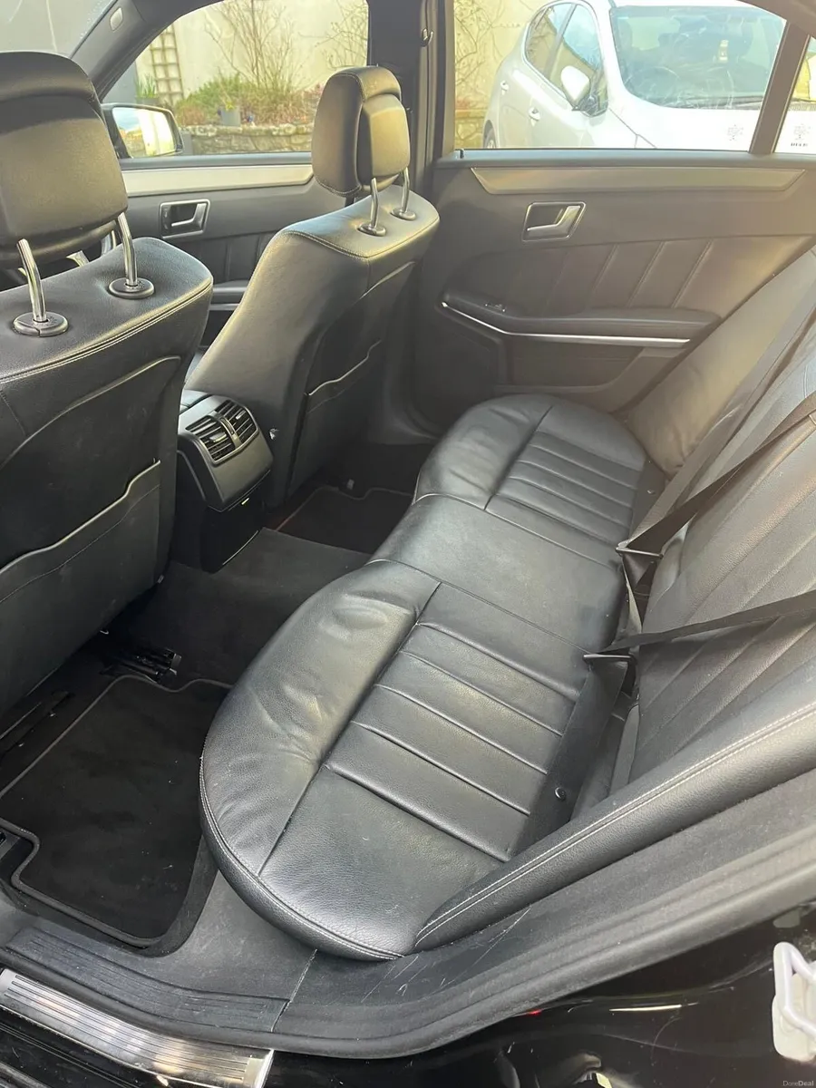 Mercedes E220 - Image 4