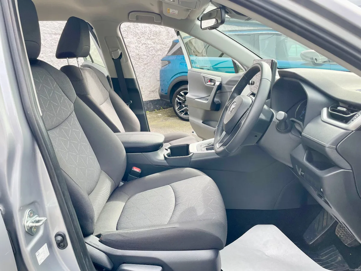 Toyota RAV-4 Luna 2.5 Petrol Hybrid Auto 5Dr,2024 - Image 5