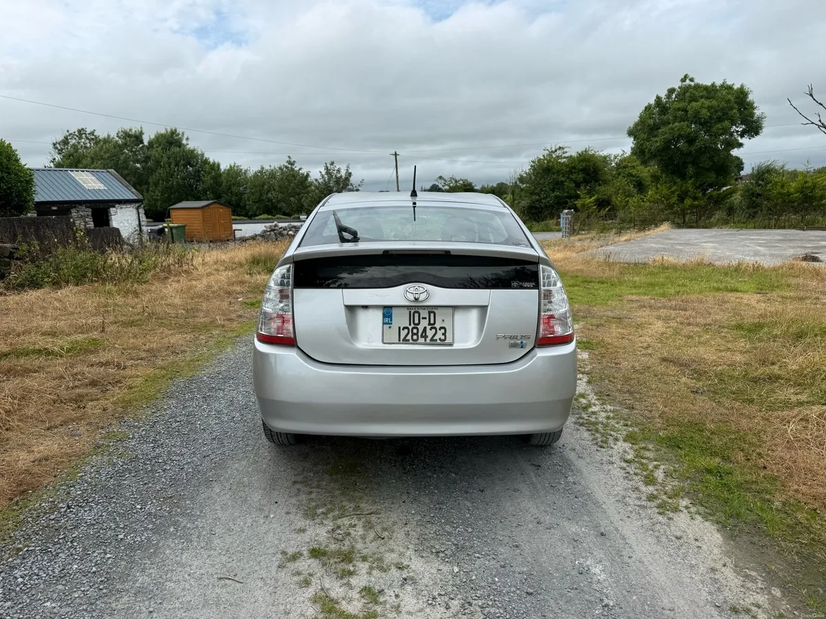 2010 Toyota Prius 1.5 Hybrid Automatic - Image 5