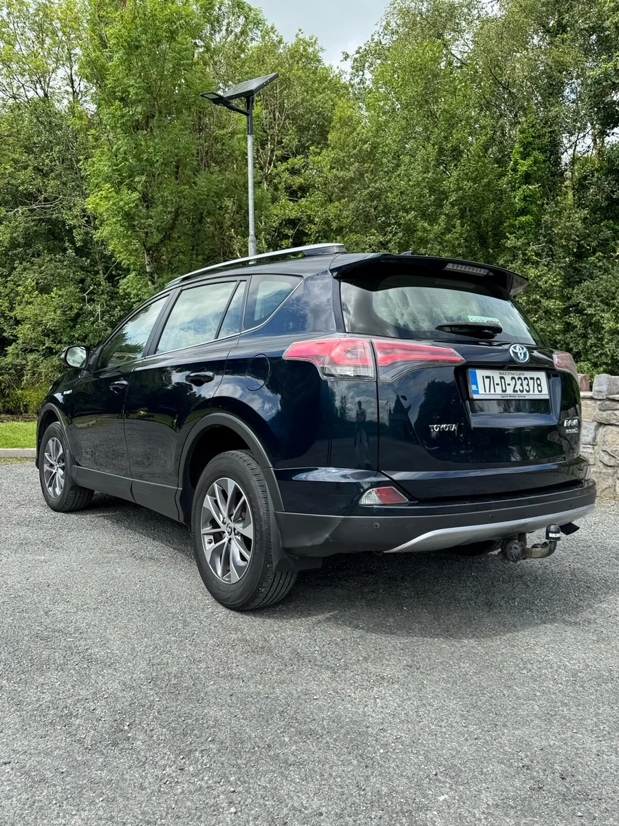 Toyota RAV4 Hybrid 2017 - Image 3