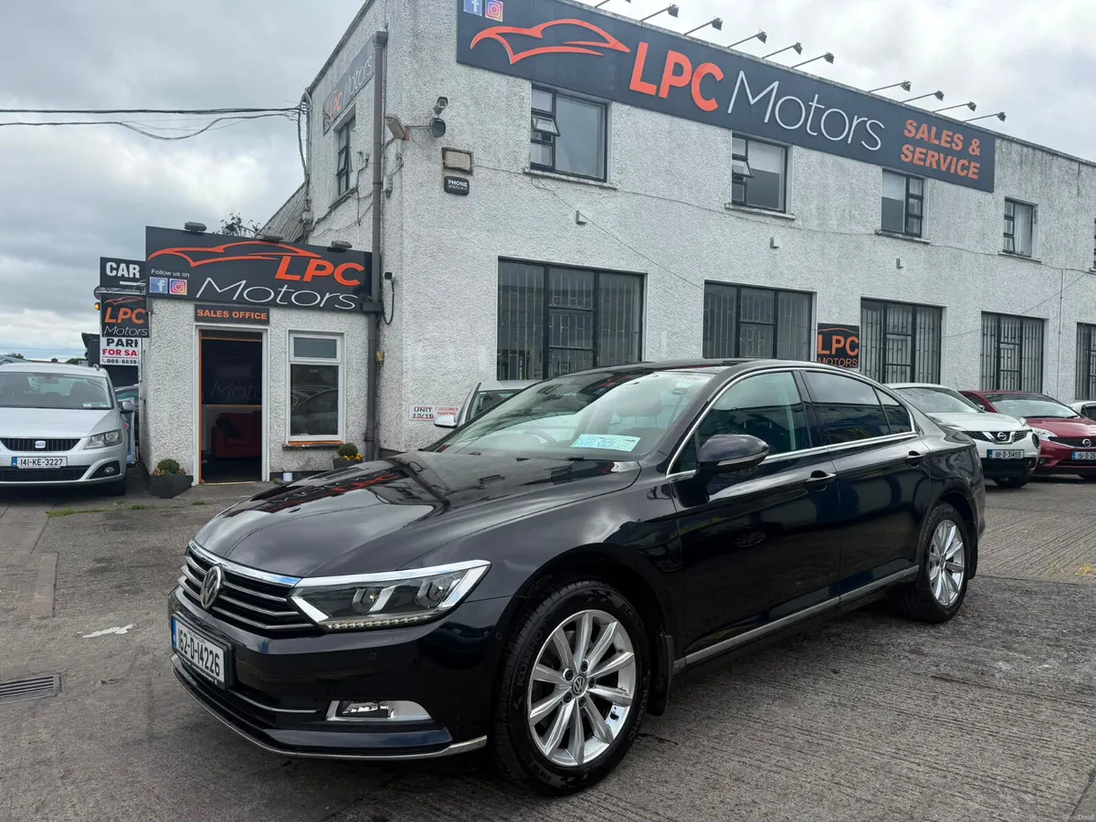 Volkswagen Passat 2016 - Image 2