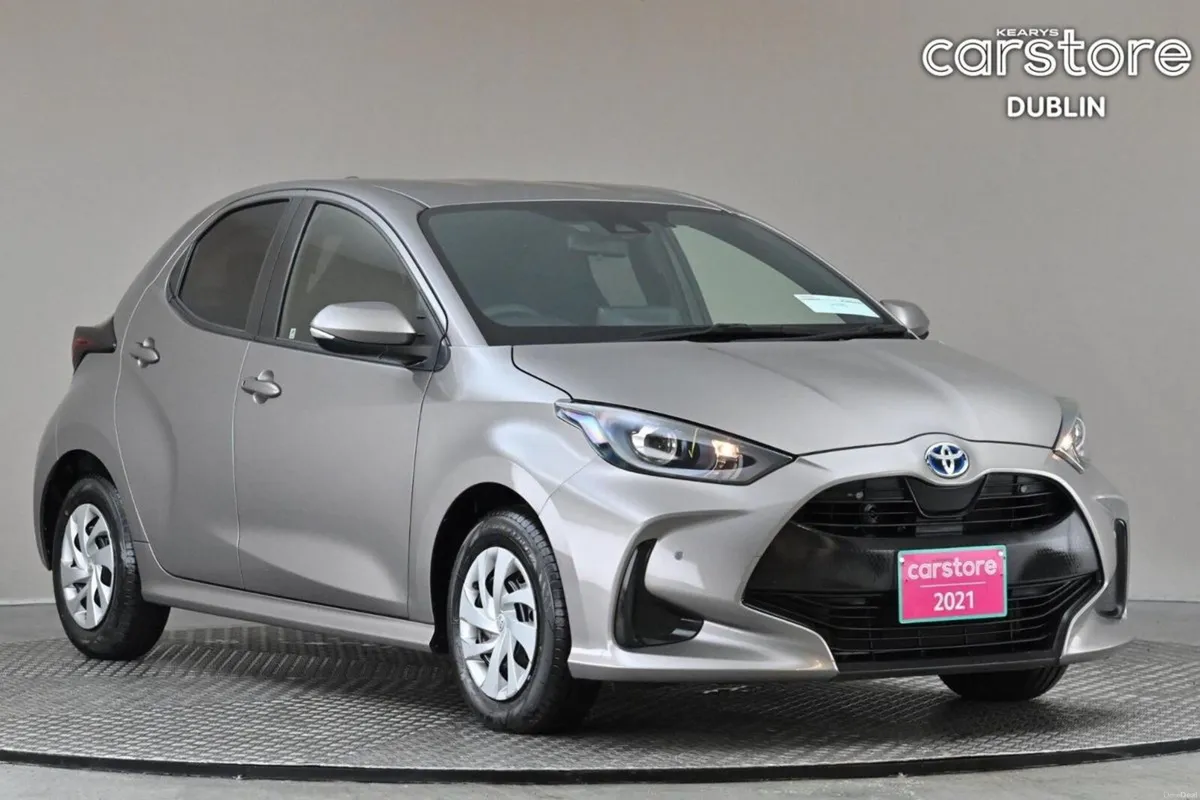 Toyota Yaris 1.5 PETROL HYBRID **REVERSE CAM**PARK - Image 1