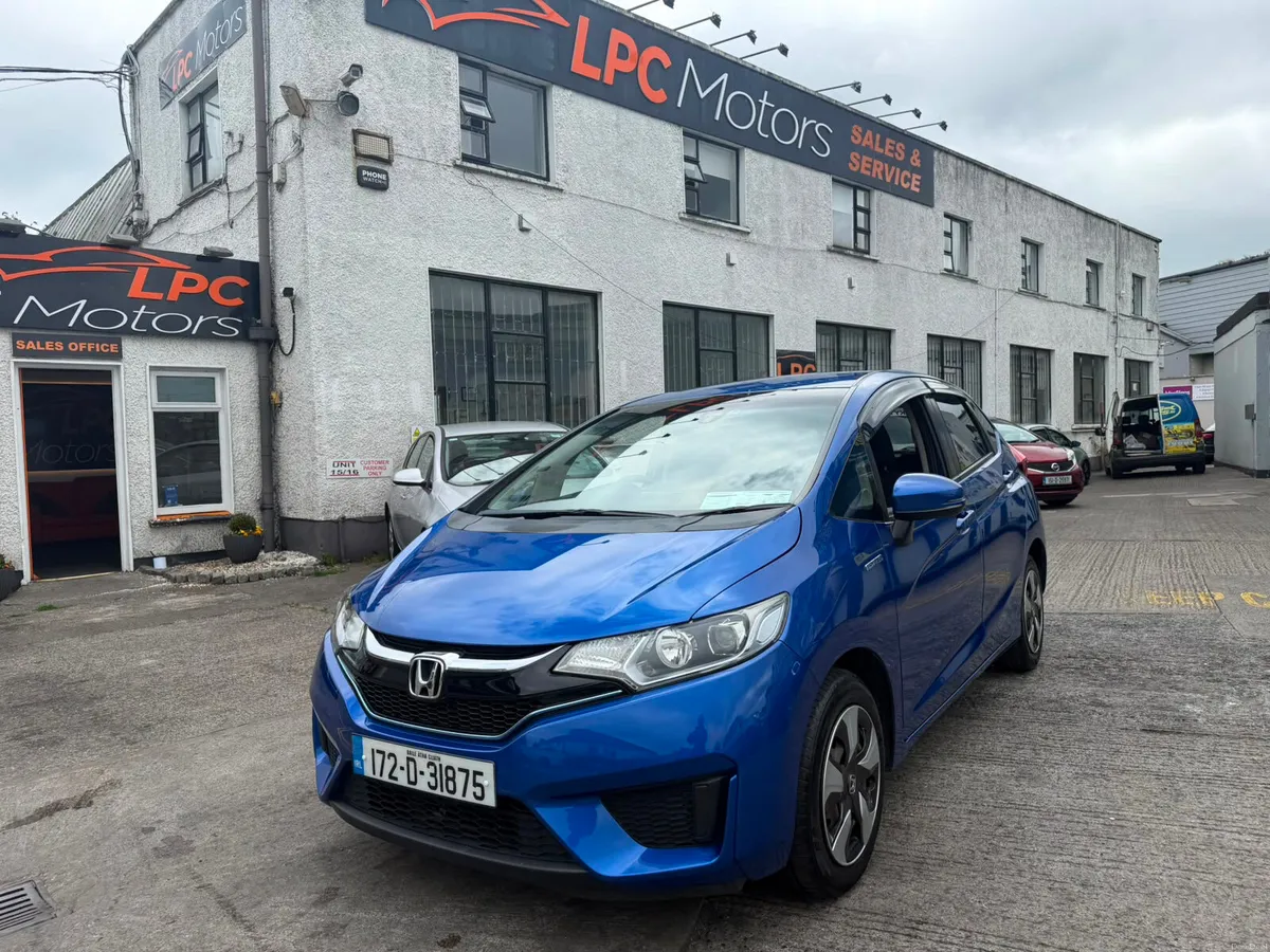 Honda Fit 2017 Hybrid Auto - Image 3