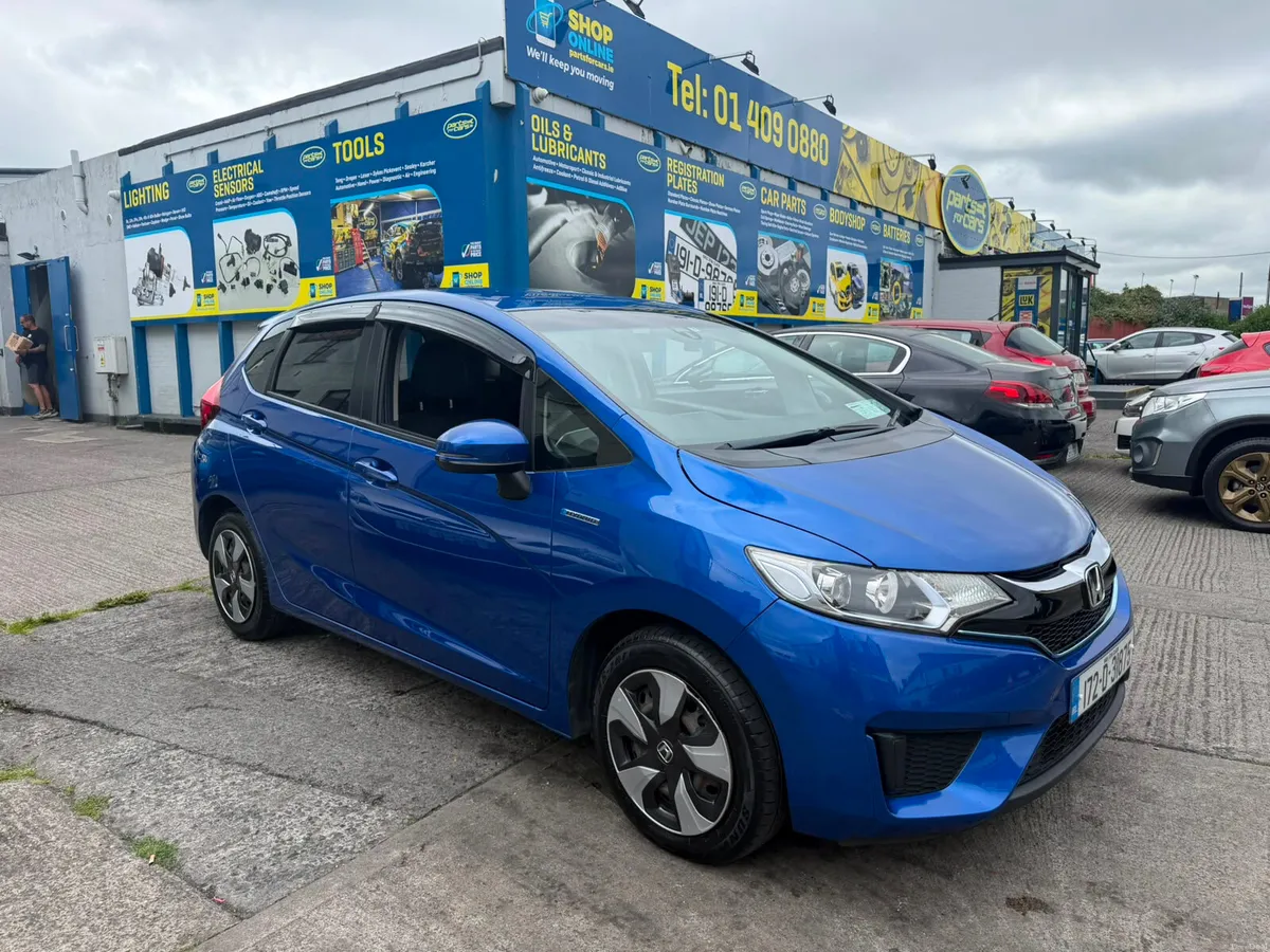 Honda Fit 2017 Hybrid Auto - Image 5