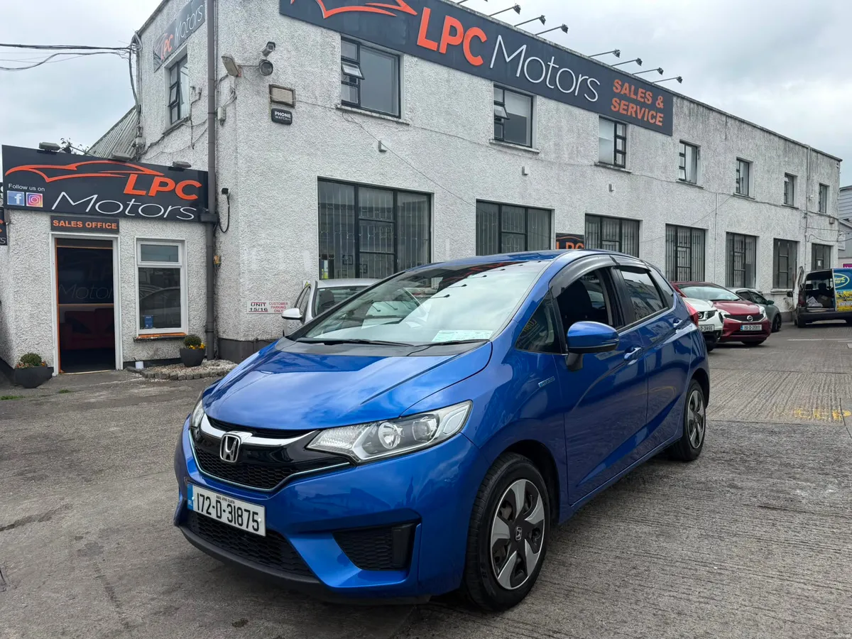 Honda Fit 2017 Hybrid Auto - Image 4