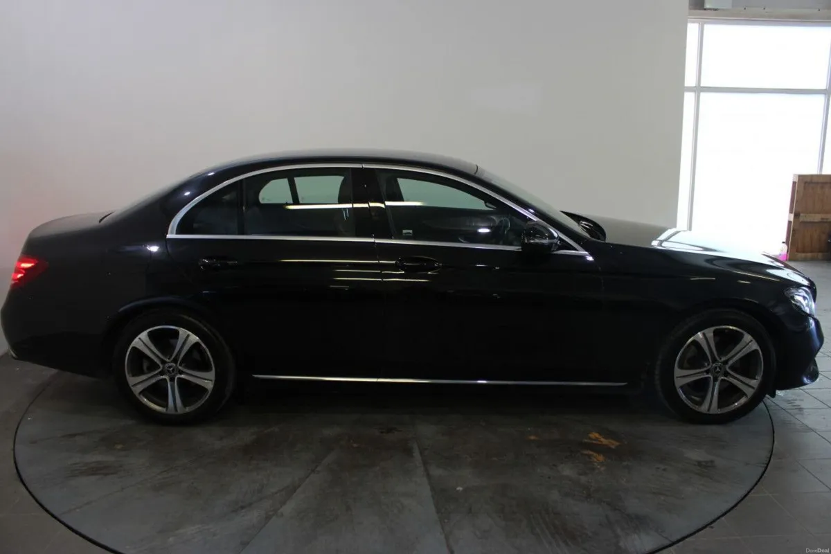 Mercedes-Benz E-Class E 220 D AVANTGARDE A/T - TEN - Image 4