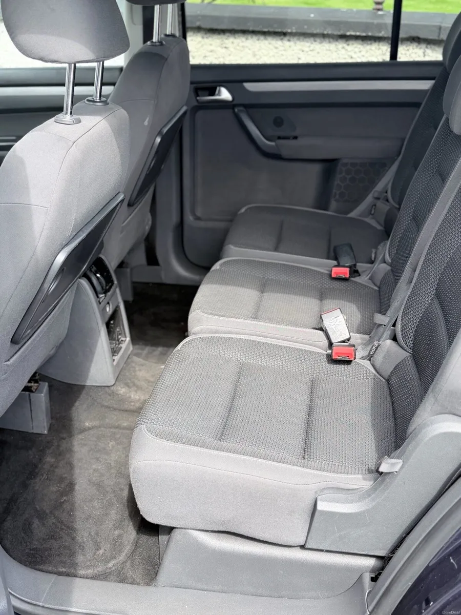 VW TOURAN 1.6 TRENDLINE bluemotion 7S - Image 6