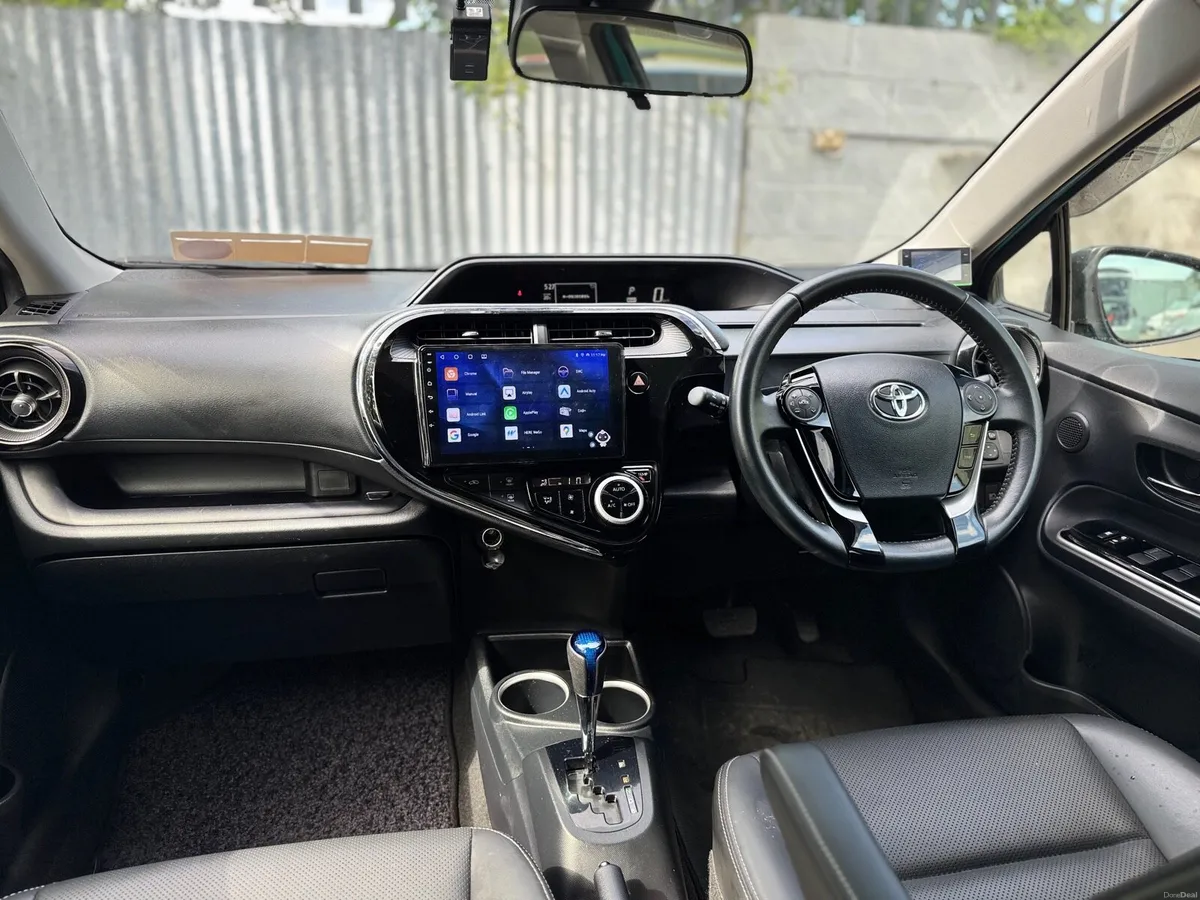 2017 TOYOTA AQUA. 2 YEAR NCT. 98K KMS. AUTO 1.5L - Image 4