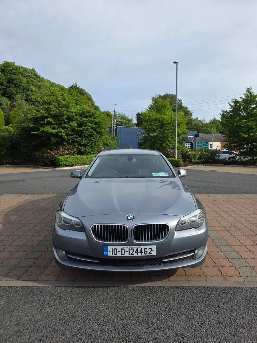 BMW 5-Series 2010 - Image 1