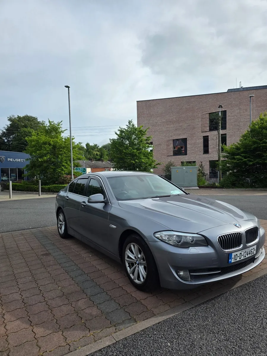 BMW 5-Series 2010 - Image 6