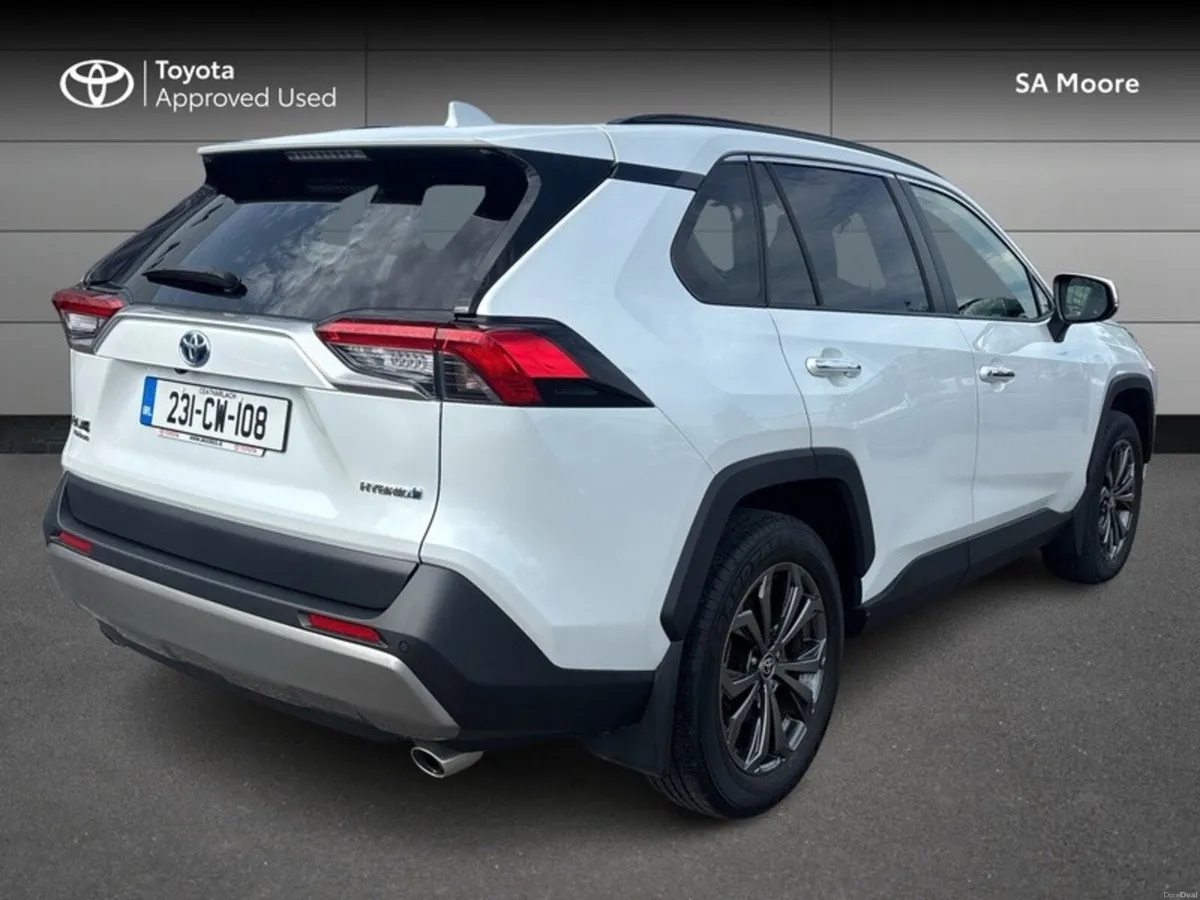 Toyota RAV4 PLATINUM with SUNROOF - Image 2