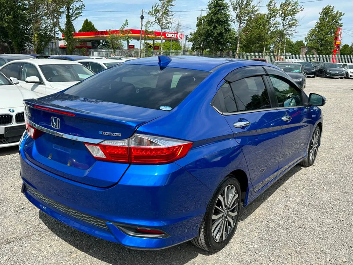 Honda Grace 1.5L Petrol HYBRID EXHONDA SENSING Aut - Image 4
