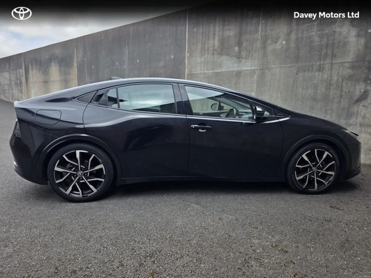 Toyota Prius PRIUS PLUG-IN HYBRID - Image 3