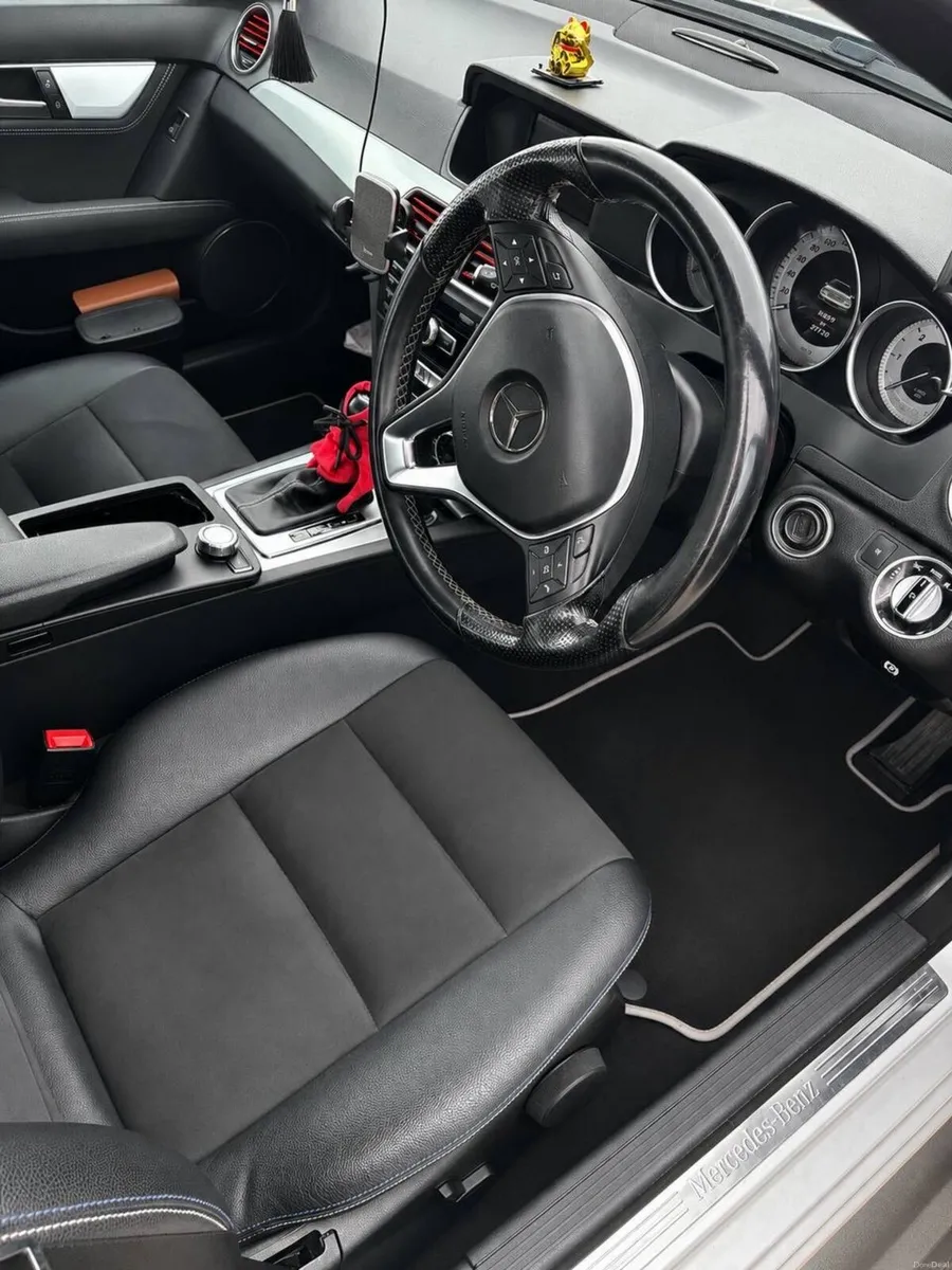 Mercedes c200 - Image 2