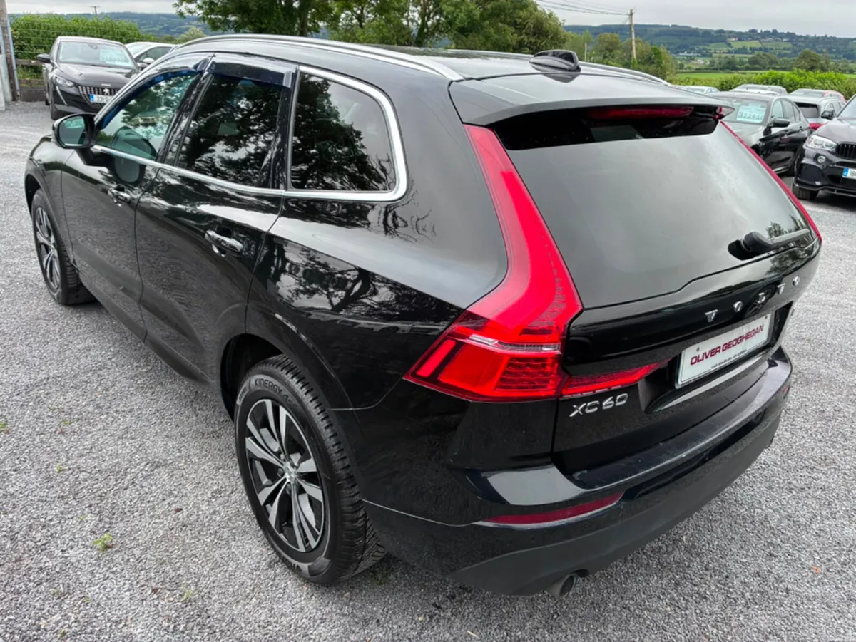 Volvo XC60 D4 MOMENTUM 5DR AUTO - Image 3