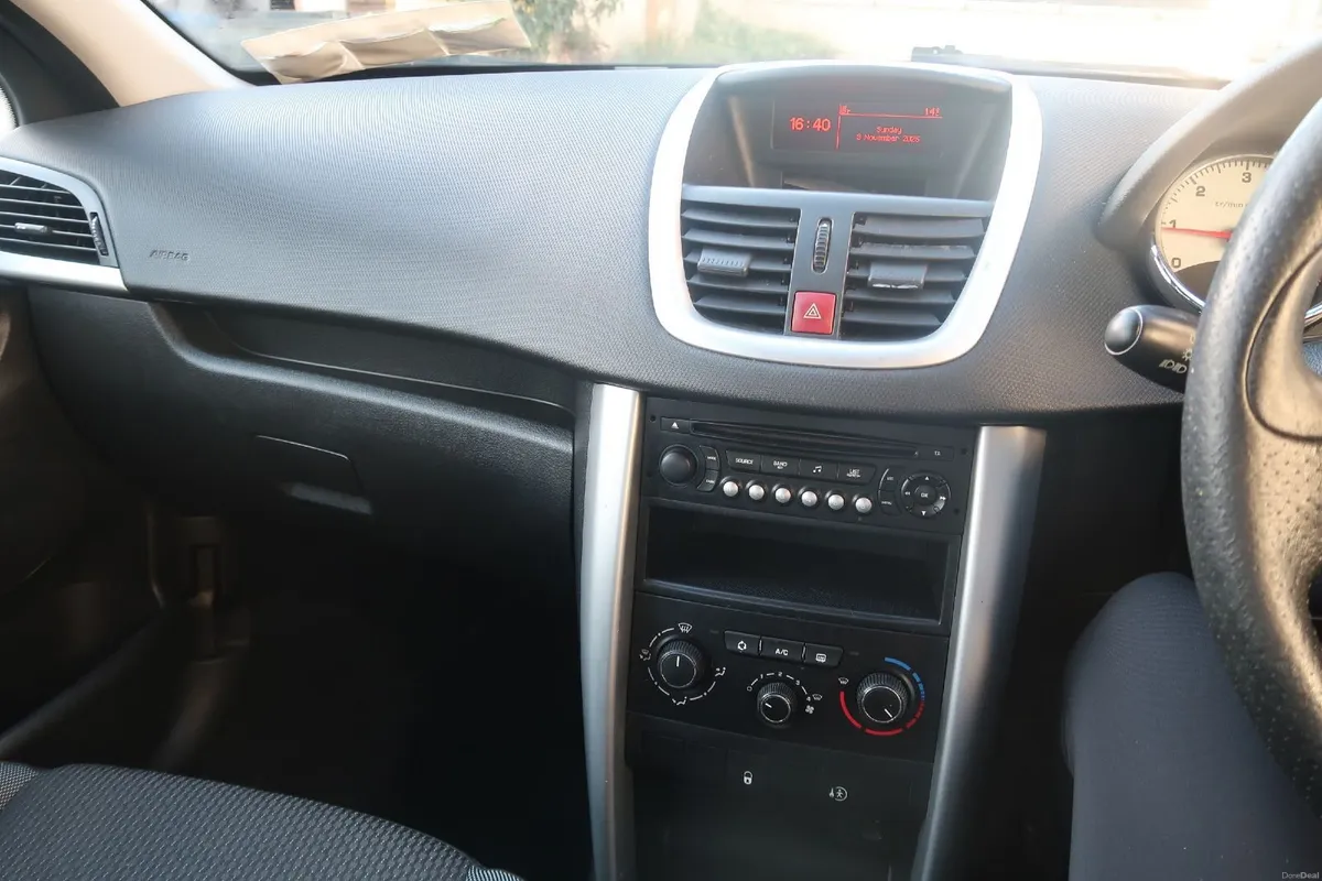 Peugeot 207 2012 - Image 6