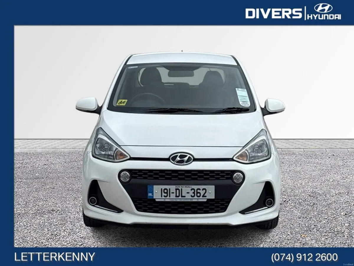 Hyundai i10 Deluxe - Image 4