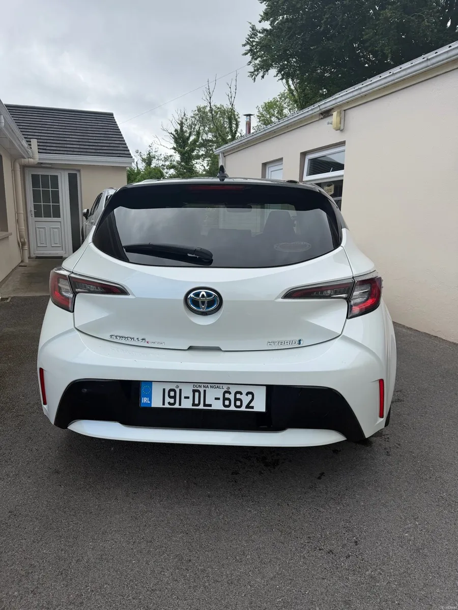 TOYOTA COROLLA HYBRID LUNA SPORT HB 4DR - Image 2