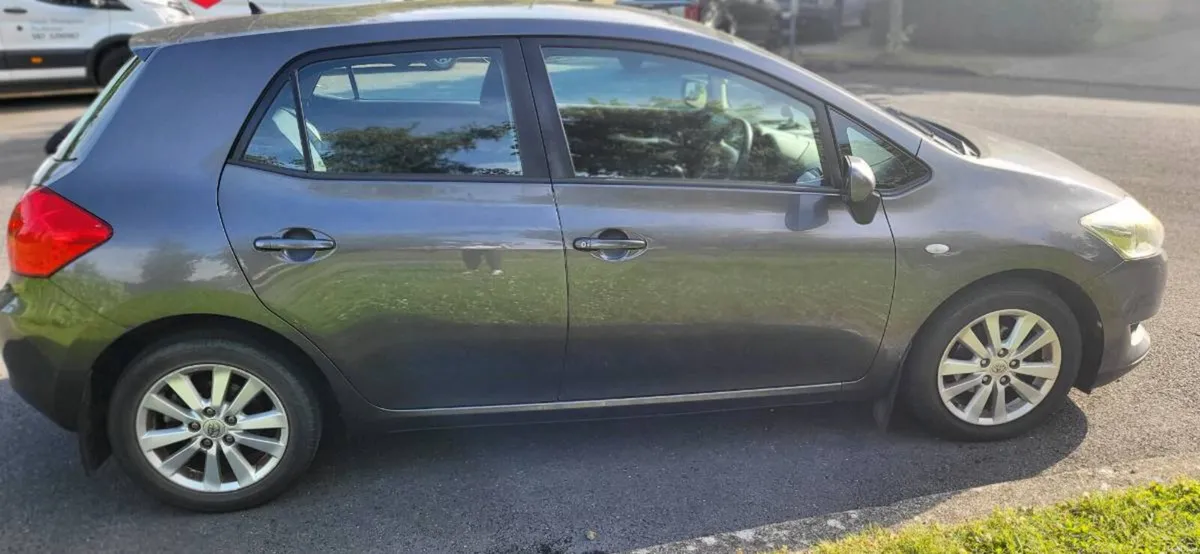 Toyota Auris - Image 2
