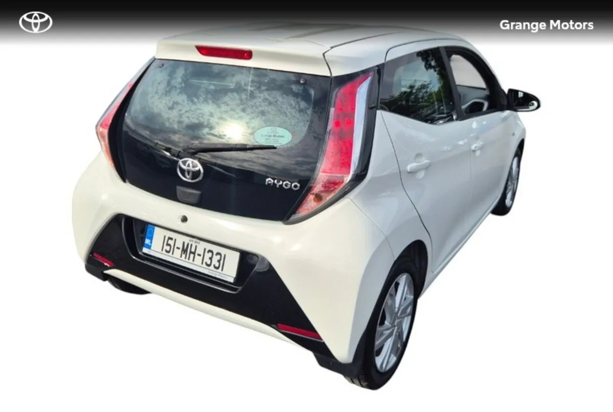 Toyota Aygo 1.0 5DR X-PLAY+**IMMACULATE** - Image 3